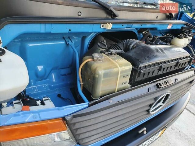 Синий Мерседес Варио, объемом двигателя 4.3 л и пробегом 211 тыс. км за 20500 $, фото 7 на Automoto.ua