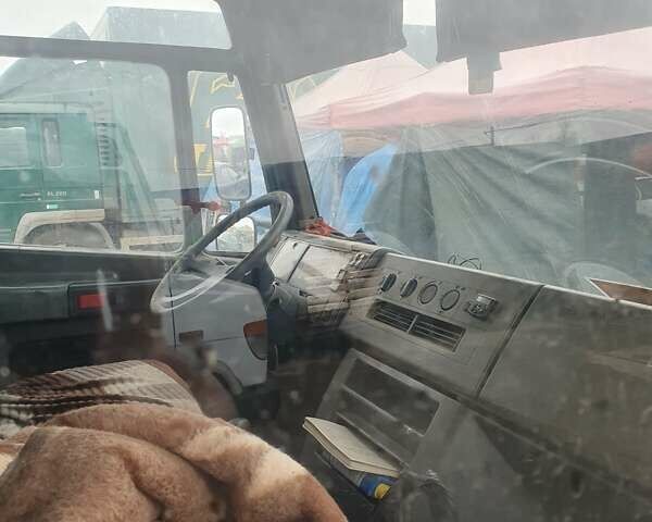 Зелений Мерседес Варіо, об'ємом двигуна 2.87 л та пробігом 750 тис. км за 5500 $, фото 6 на Automoto.ua