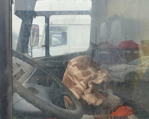 Зелений Мерседес Варіо, об'ємом двигуна 2.87 л та пробігом 750 тис. км за 5500 $, фото 5 на Automoto.ua