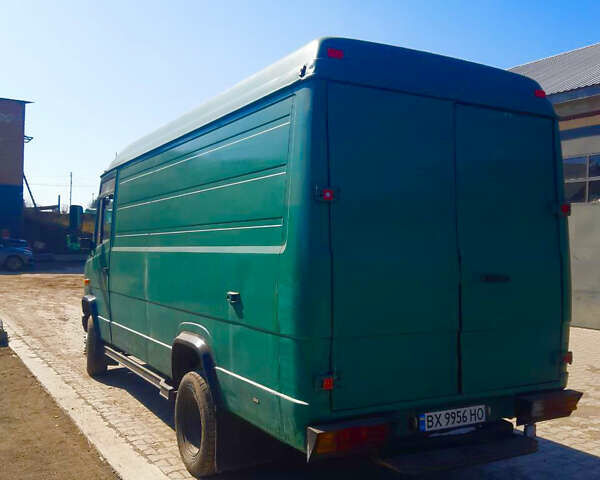 Зеленый Мерседес Варио, объемом двигателя 2.87 л и пробегом 230 тыс. км за 9000 $, фото 9 на Automoto.ua