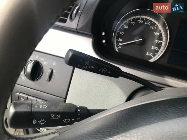 Мерседес Виано 2010 в Харькове на Automoto.ua Белый Мерседес Виано, объемом двигателя 2.14 л и пробегом 214 тыс. км за 17000 $, фото 15 на Automoto.ua