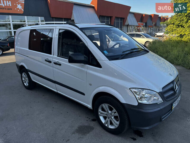 Белый Мерседес Виано, объемом двигателя 2.14 л и пробегом 394 тыс. км за 11200 $, фото 4 на Automoto.ua