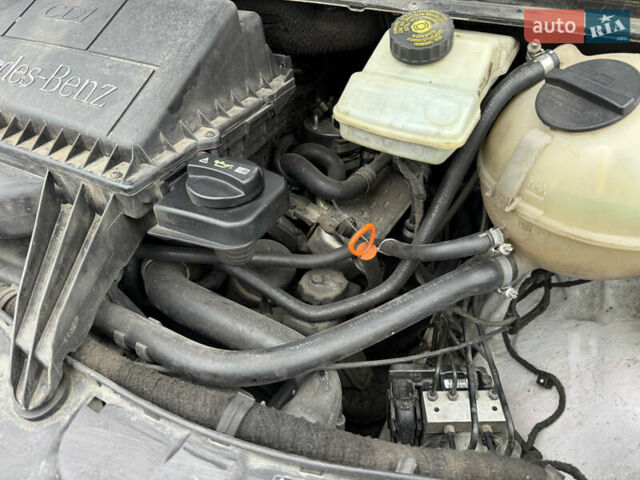 Белый Мерседес Виано, объемом двигателя 2.2 л и пробегом 293 тыс. км за 10700 $, фото 51 на Automoto.ua