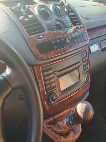 Белый Мерседес Виано, объемом двигателя 2.2 л и пробегом 206 тыс. км за 23182 $, фото 4 на Automoto.ua