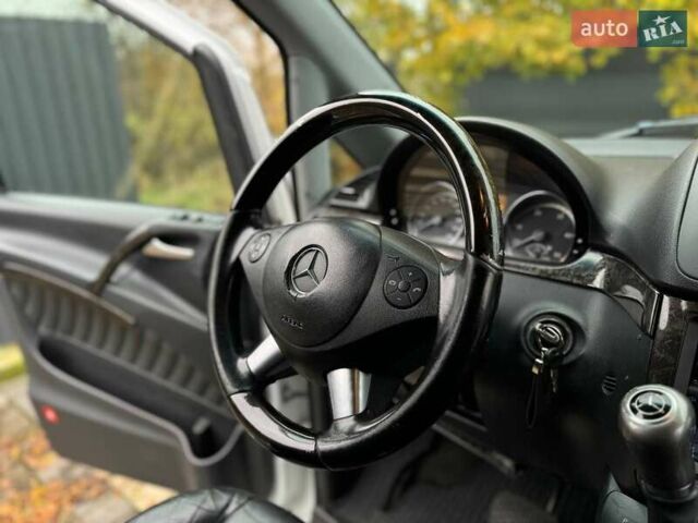 Білий Мерседес Віано, об'ємом двигуна 2.2 л та пробігом 419 тис. км за 15200 $, фото 16 на Automoto.ua