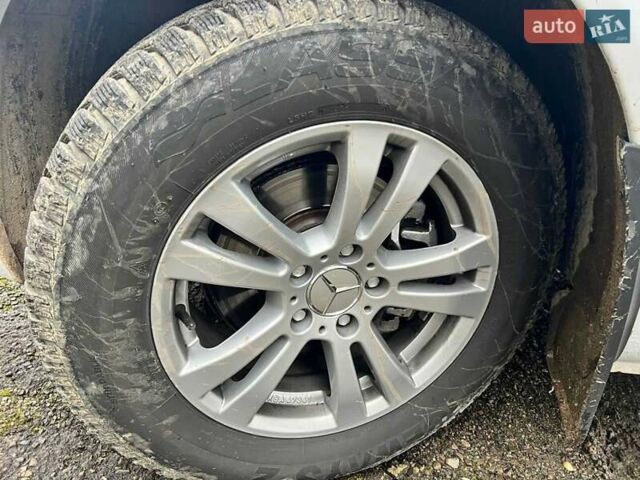 Белый Мерседес Виано, объемом двигателя 3 л и пробегом 311 тыс. км за 21999 $, фото 6 на Automoto.ua