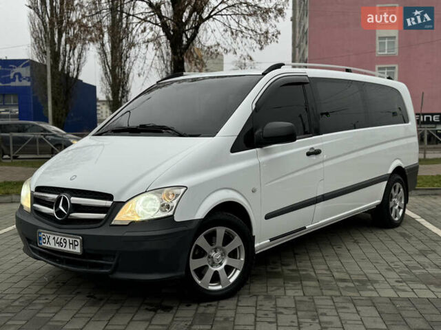 Белый Мерседес Виано, объемом двигателя 2.2 л и пробегом 293 тыс. км за 10700 $, фото 2 на Automoto.ua