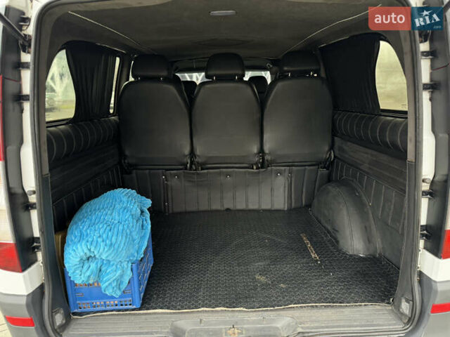 Белый Мерседес Виано, объемом двигателя 2.2 л и пробегом 293 тыс. км за 10700 $, фото 48 на Automoto.ua