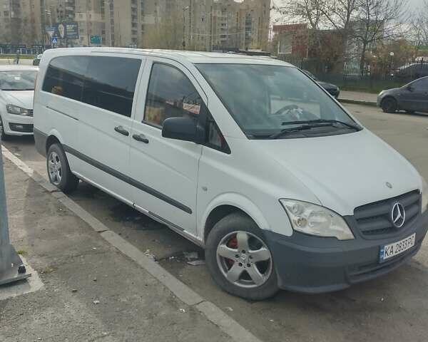 Белый Мерседес Виано, объемом двигателя 2.14 л и пробегом 329 тыс. км за 12500 $, фото 1 на Automoto.ua