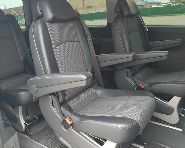 Белый Мерседес Виано, объемом двигателя 2.14 л и пробегом 285 тыс. км за 20320 $, фото 4 на Automoto.ua