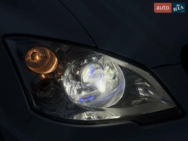 Белый Мерседес Виано, объемом двигателя 2.14 л и пробегом 175 тыс. км за 17700 $, фото 8 на Automoto.ua