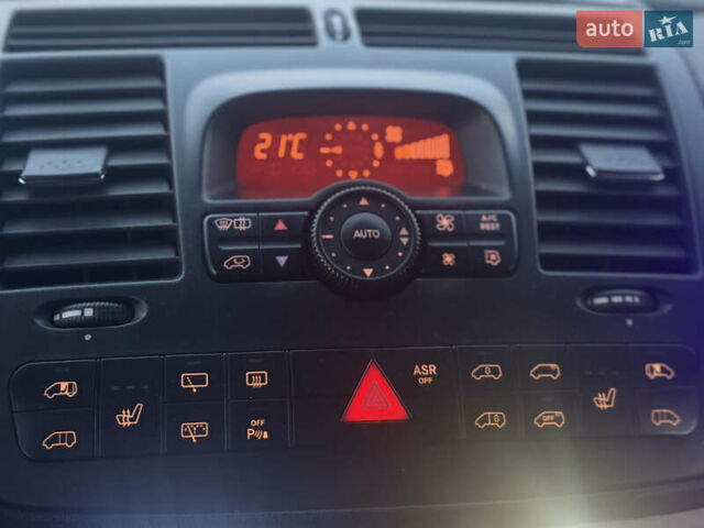 Мерседес Виано 2014 в Львове на Automoto.ua Белый Мерседес Виано, объемом двигателя 2.14 л и пробегом 271 тыс. км за 24000 $, фото 20 на Automoto.ua