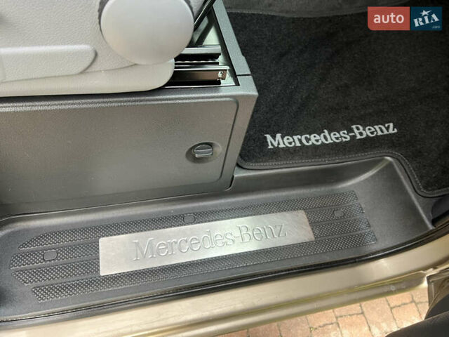 Бежевий Мерседес Віано, об'ємом двигуна 2.2 л та пробігом 260 тис. км за 18750 $, фото 132 на Automoto.ua