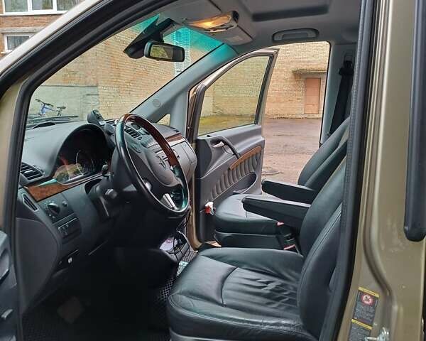 Бежевый Мерседес Виано, объемом двигателя 2.14 л и пробегом 317 тыс. км за 24000 $, фото 4 на Automoto.ua