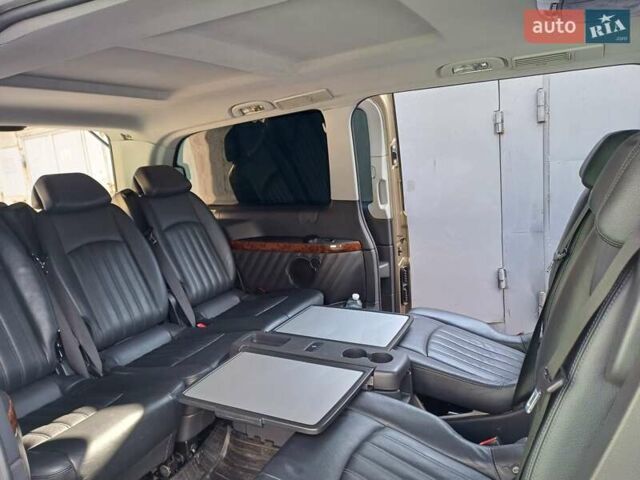 Бежевый Мерседес Виано, объемом двигателя 2.14 л и пробегом 317 тыс. км за 24000 $, фото 8 на Automoto.ua