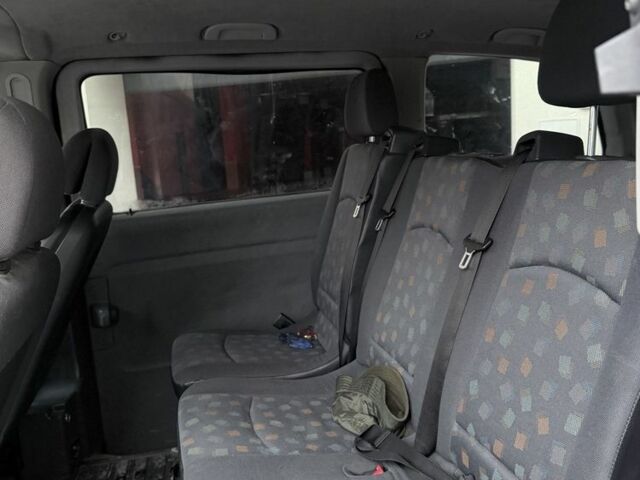 Чорний Мерседес Віано, об'ємом двигуна 2.2 л та пробігом 400 тис. км за 4800 $, фото 5 на Automoto.ua