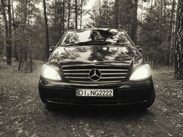 Черный Мерседес Виано, объемом двигателя 2.2 л и пробегом 236 тыс. км за 5900 $, фото 2 на Automoto.ua