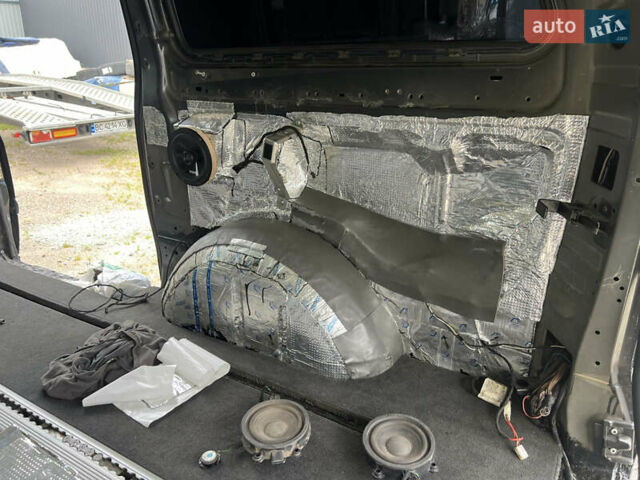 Черный Мерседес Виано, объемом двигателя 3.72 л и пробегом 332 тыс. км за 16500 $, фото 51 на Automoto.ua