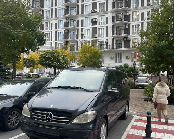 Черный Мерседес Виано, объемом двигателя 3.72 л и пробегом 475 тыс. км за 12000 $, фото 2 на Automoto.ua
