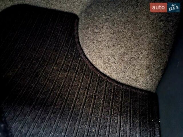 Чорний Мерседес Віано, об'ємом двигуна 3 л та пробігом 390 тис. км за 15999 $, фото 25 на Automoto.ua