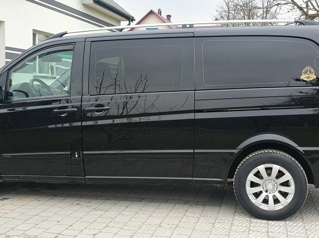 Черный Мерседес Виано, объемом двигателя 2.1 л и пробегом 570 тыс. км за 9900 $, фото 1 на Automoto.ua