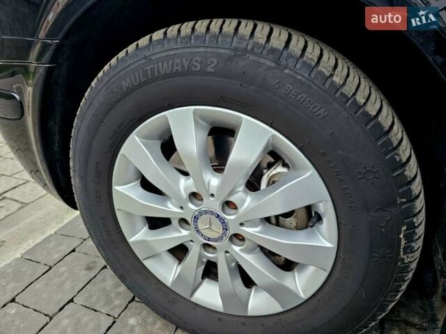 Чорний Мерседес Віано, об'ємом двигуна 3 л та пробігом 390 тис. км за 15999 $, фото 16 на Automoto.ua