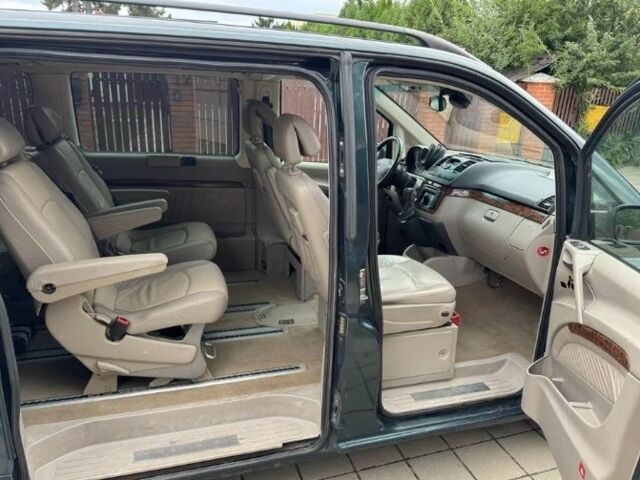 Черный Мерседес Виано, объемом двигателя 1 л и пробегом 1 тыс. км за 3426 $, фото 5 на Automoto.ua