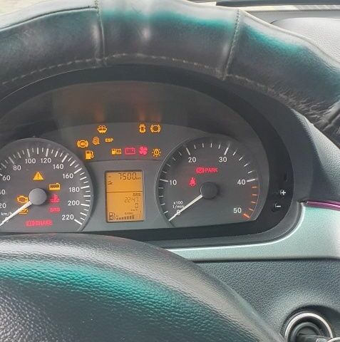 Черный Мерседес Виано, объемом двигателя 2.1 л и пробегом 570 тыс. км за 9900 $, фото 4 на Automoto.ua