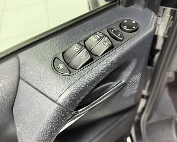 Черный Мерседес Виано, объемом двигателя 3 л и пробегом 380 тыс. км за 14999 $, фото 25 на Automoto.ua