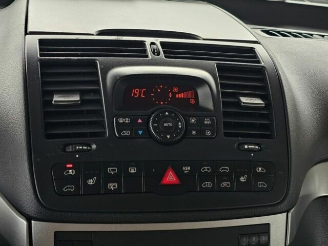 Черный Мерседес Виано, объемом двигателя 3 л и пробегом 277 тыс. км за 8100 $, фото 14 на Automoto.ua