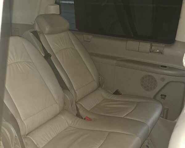 Мерседес Виано 2010 в Кицмане на Automoto.ua Черный Мерседес Виано, объемом двигателя 3 л и пробегом 450 тыс. км за 16700 $, фото 9 на Automoto.ua