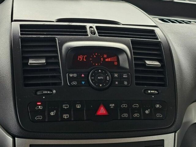 Черный Мерседес Виано, объемом двигателя 3 л и пробегом 277 тыс. км за 8400 $, фото 16 на Automoto.ua