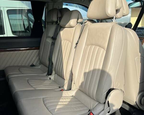 Черный Мерседес Виано, объемом двигателя 2.14 л и пробегом 206 тыс. км за 20000 $, фото 5 на Automoto.ua