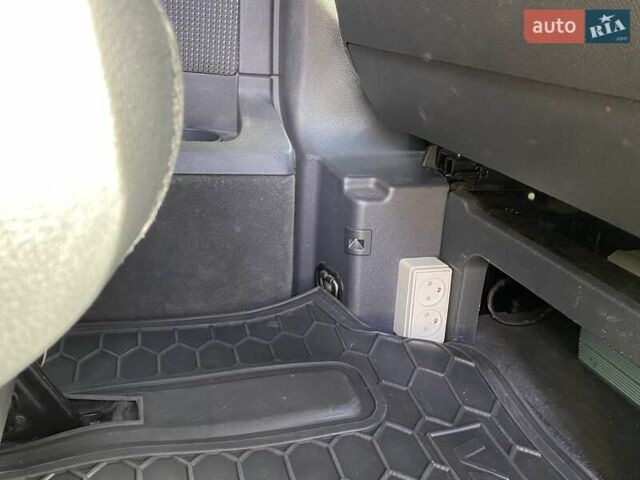 Черный Мерседес Виано, объемом двигателя 2.14 л и пробегом 274 тыс. км за 19800 $, фото 34 на Automoto.ua