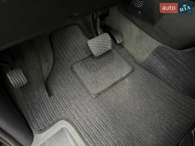 Черный Мерседес Виано, объемом двигателя 2.14 л и пробегом 286 тыс. км за 18700 $, фото 15 на Automoto.ua