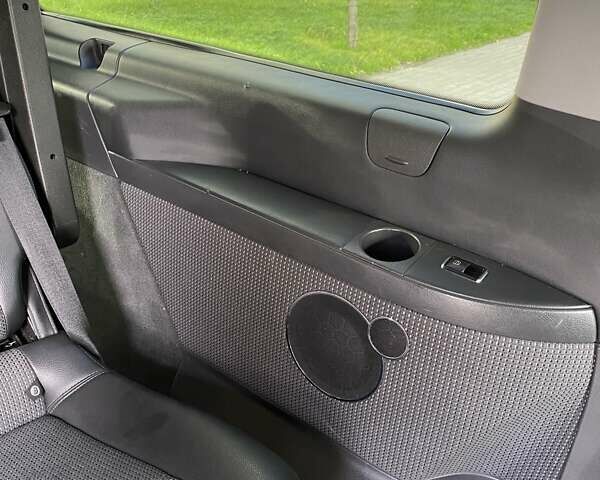 Черный Мерседес Виано, объемом двигателя 2.14 л и пробегом 274 тыс. км за 19800 $, фото 13 на Automoto.ua