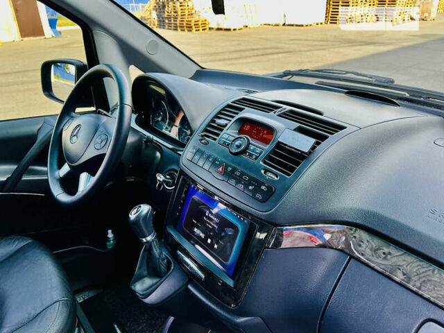 Черный Мерседес Виано, объемом двигателя 2.99 л и пробегом 152 тыс. км за 33000 $, фото 5 на Automoto.ua