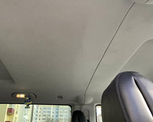 Черный Мерседес Виано, объемом двигателя 2.14 л и пробегом 274 тыс. км за 19800 $, фото 12 на Automoto.ua