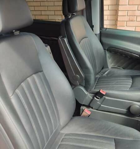 Черный Мерседес Виано, объемом двигателя 2.2 л и пробегом 138 тыс. км за 23500 $, фото 1 на Automoto.ua