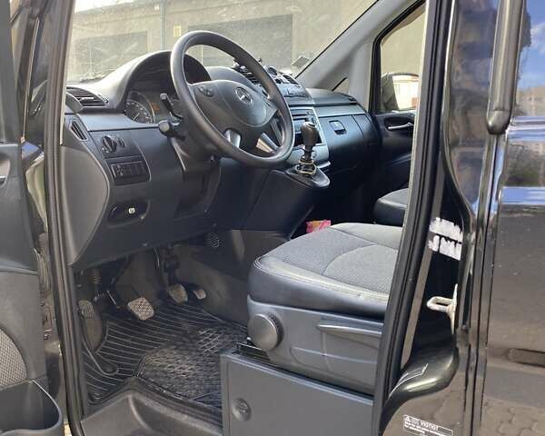 Черный Мерседес Виано, объемом двигателя 2.14 л и пробегом 274 тыс. км за 19800 $, фото 2 на Automoto.ua