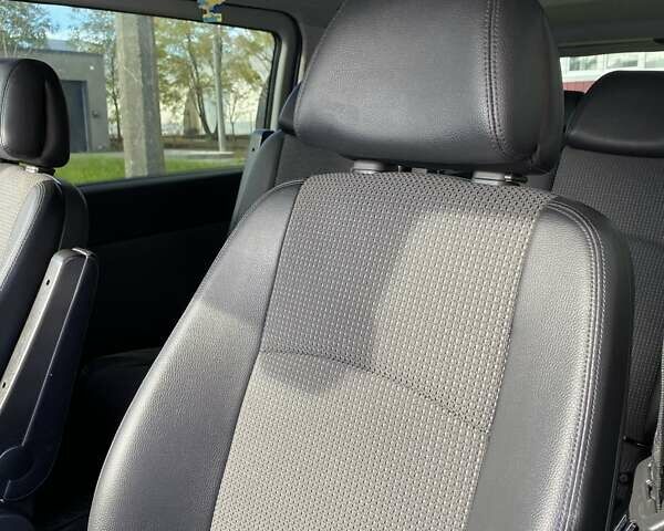 Черный Мерседес Виано, объемом двигателя 2.14 л и пробегом 274 тыс. км за 19800 $, фото 5 на Automoto.ua