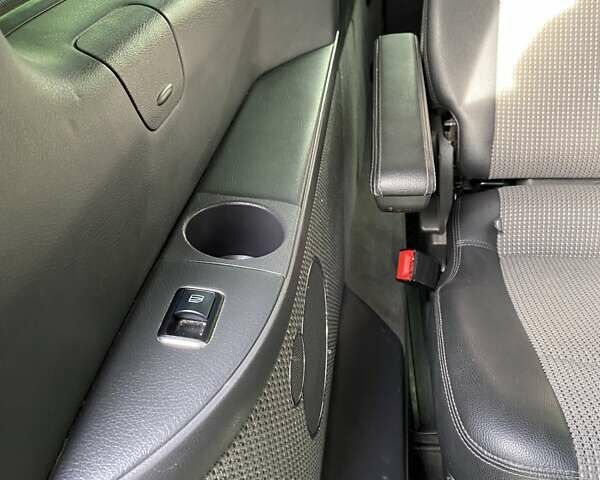 Черный Мерседес Виано, объемом двигателя 2.14 л и пробегом 274 тыс. км за 19800 $, фото 14 на Automoto.ua