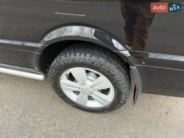 Черный Мерседес Виано, объемом двигателя 2.14 л и пробегом 286 тыс. км за 18700 $, фото 6 на Automoto.ua