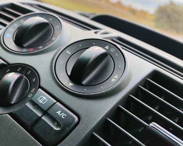 Чорний Мерседес Віано, об'ємом двигуна 2.14 л та пробігом 497 тис. км за 6000 $, фото 6 на Automoto.ua