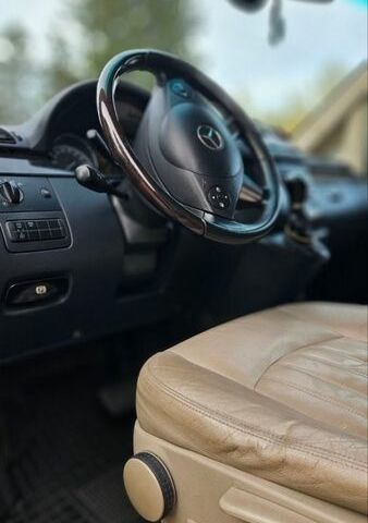 Чорний Мерседес Віано, об'ємом двигуна 2.14 л та пробігом 246 тис. км за 18000 $, фото 12 на Automoto.ua