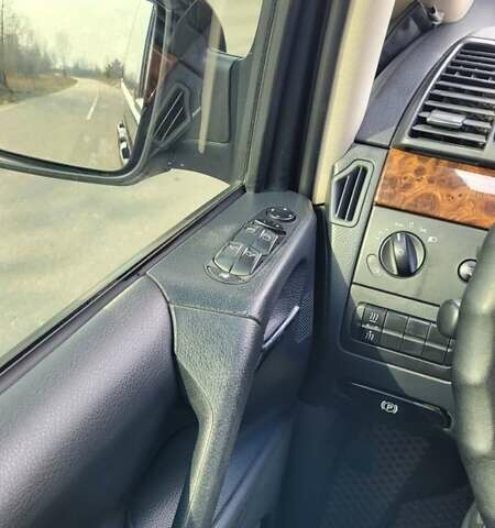 Черный Мерседес Виано, объемом двигателя 2.2 л и пробегом 260 тыс. км за 22500 $, фото 22 на Automoto.ua