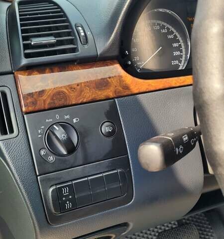 Черный Мерседес Виано, объемом двигателя 2.2 л и пробегом 260 тыс. км за 22500 $, фото 19 на Automoto.ua