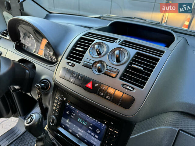 Черный Мерседес Виано, объемом двигателя 2.2 л и пробегом 306 тыс. км за 16500 $, фото 65 на Automoto.ua