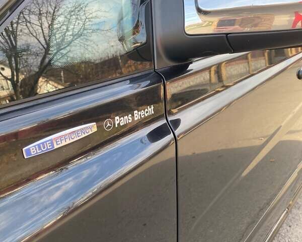 Черный Мерседес Виано, объемом двигателя 2.14 л и пробегом 380 тыс. км за 22000 $, фото 15 на Automoto.ua