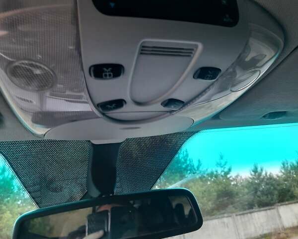 Чорний Мерседес Віано, об'ємом двигуна 2.14 л та пробігом 500 тис. км за 18900 $, фото 18 на Automoto.ua